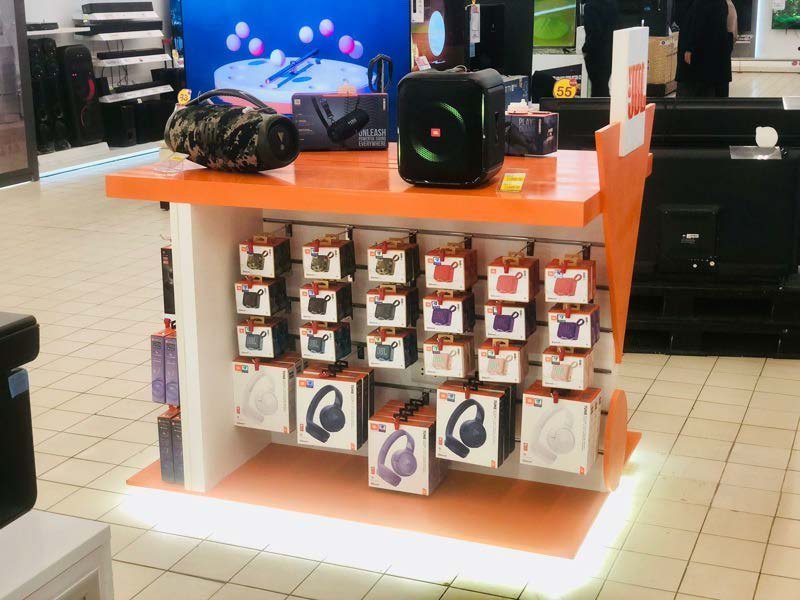 JBL point-of-sale display, Smart Gate stand